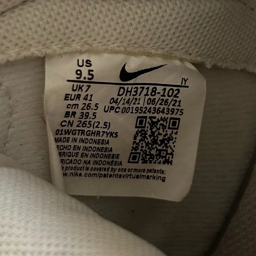 Nike | Women's ‘Sail Light Soft Pink’ White Dunk High Up Lace Up Sneakers sz 9.5